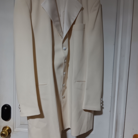 Elegant Cream Blazer and Slacks for Men